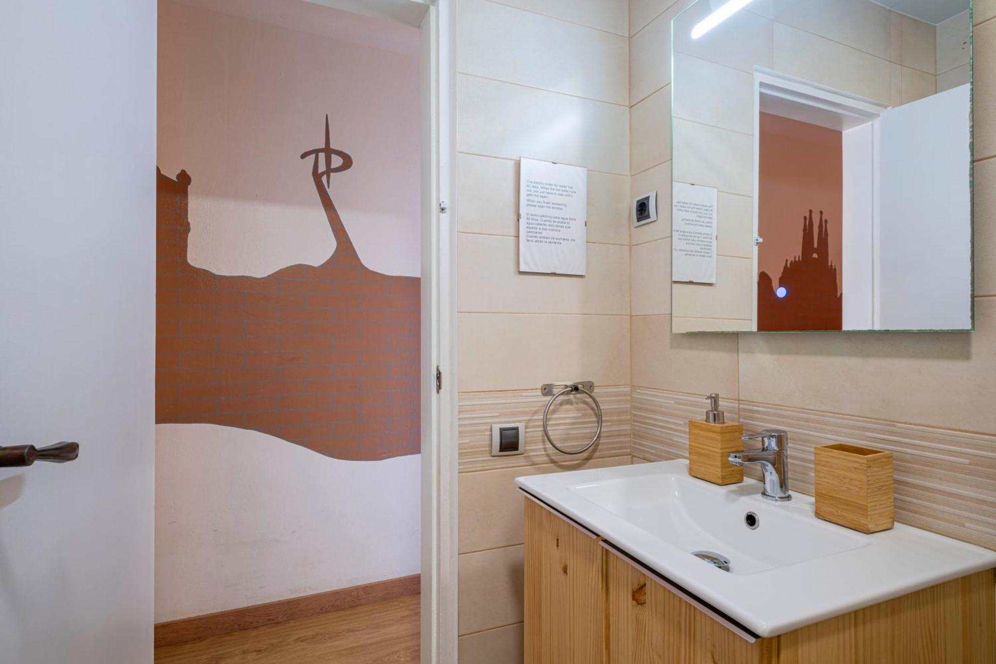 5 Min To The Sea And 15 Min To Barcelona Center Apartment ซานต์อาเตรียเดเบซอซ ภายนอก รูปภาพ